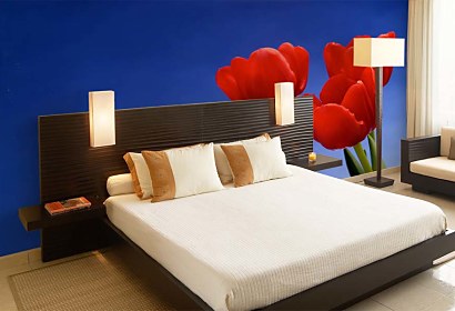 tapeta - tulipány na modrom pozadí